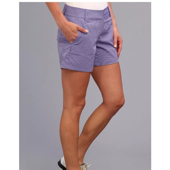 Oakley Pants - Oakley Women's Blue Back Nine Seersucker Striped Golf 5"‎ Shorts size 6​